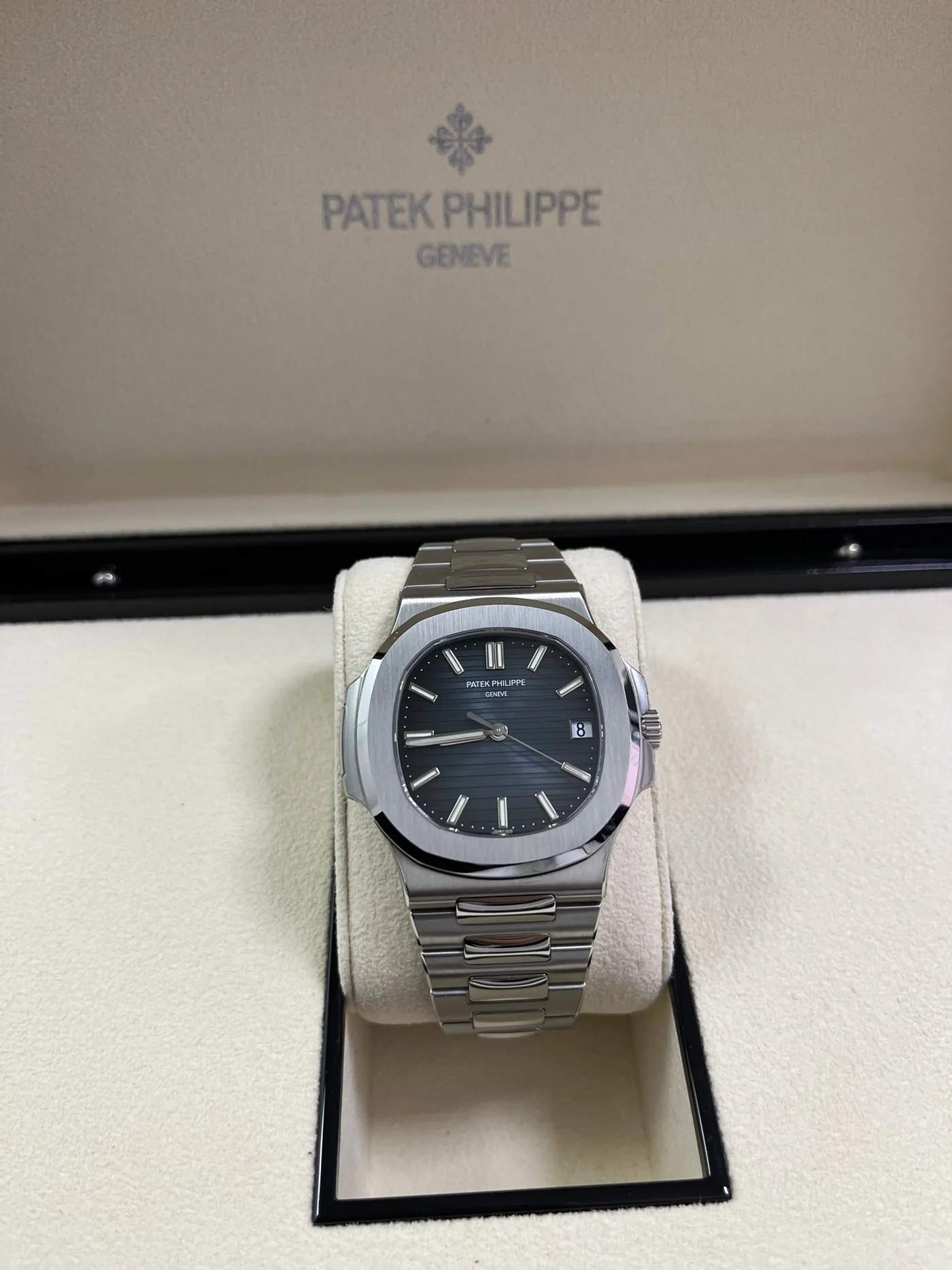 Превью статьи Patek Philippe 5711/1A-010