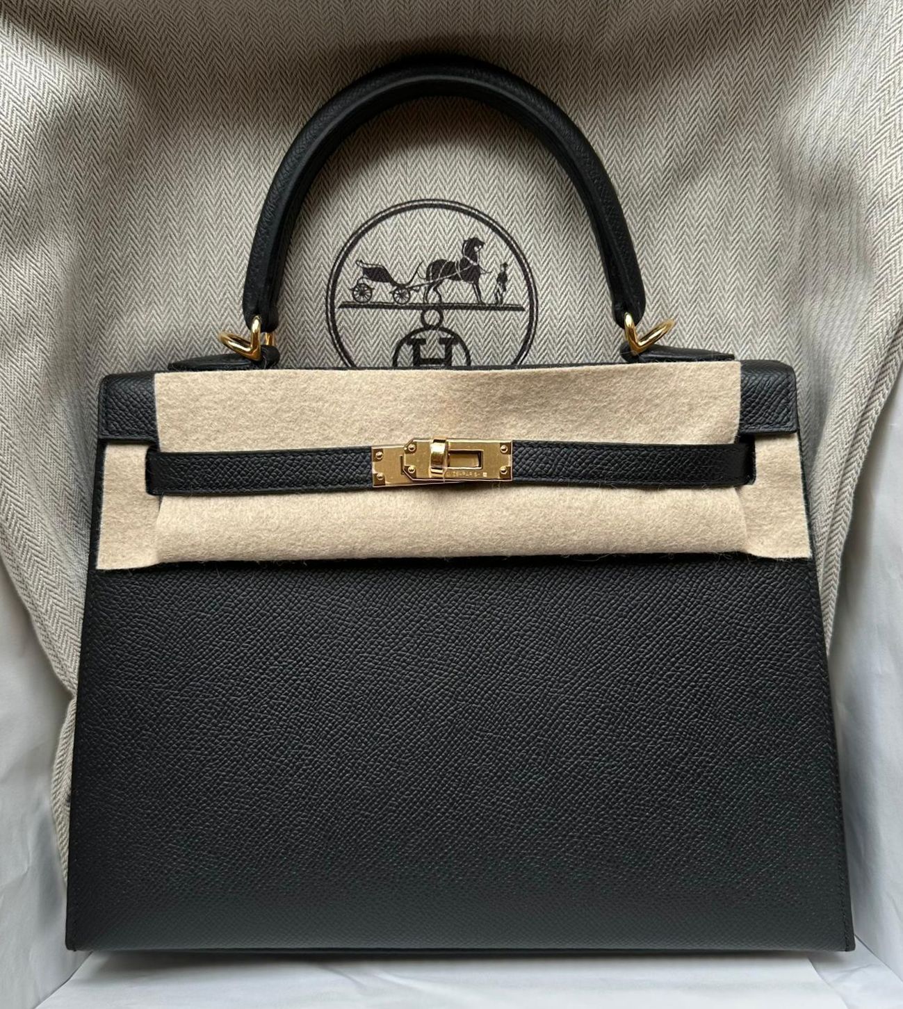 Hermes Kelly 25 noir / epsom / ghw stamp w