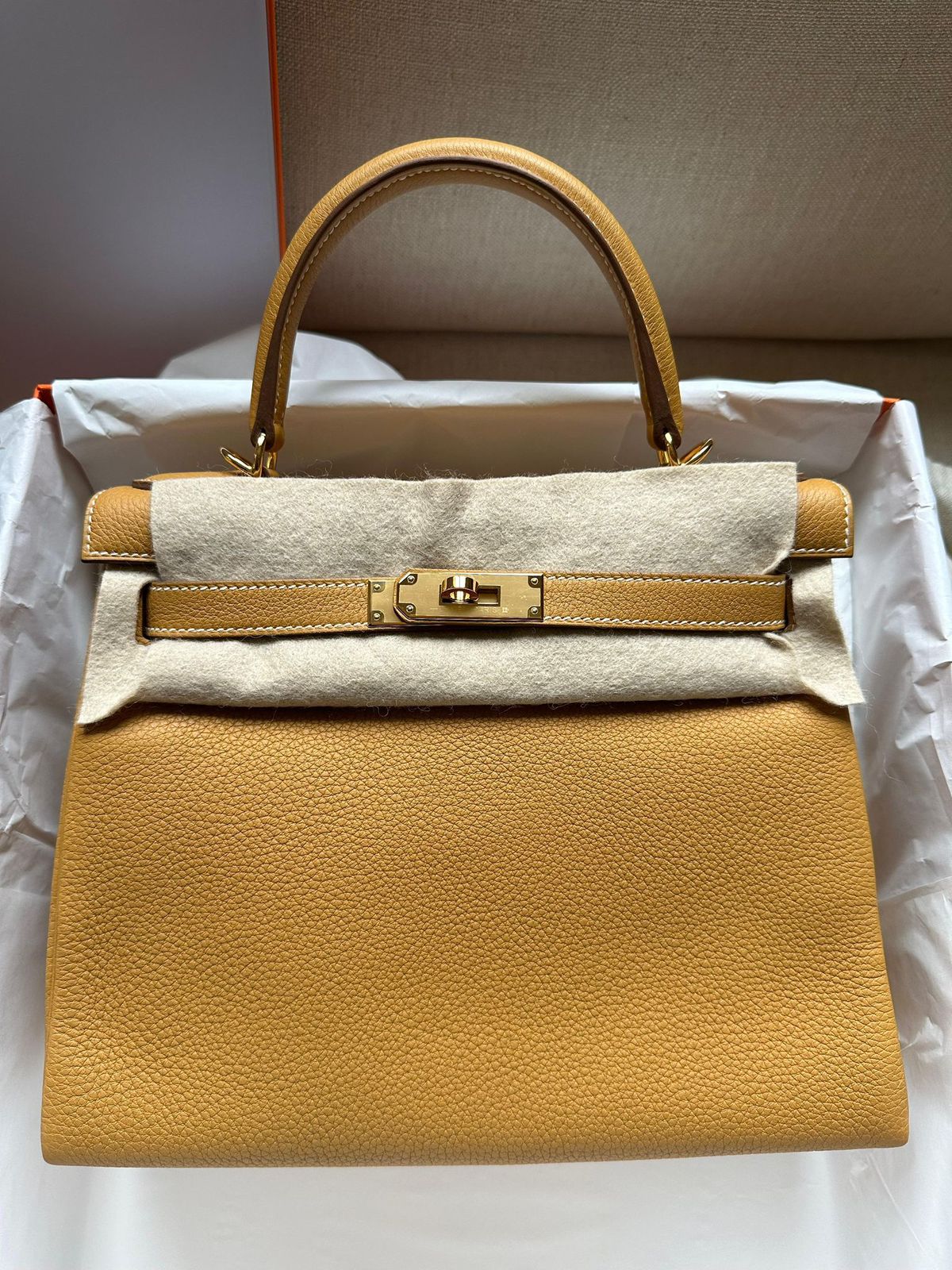 Hermes Kelly 28 Natural Sable / Togo / Ghw W