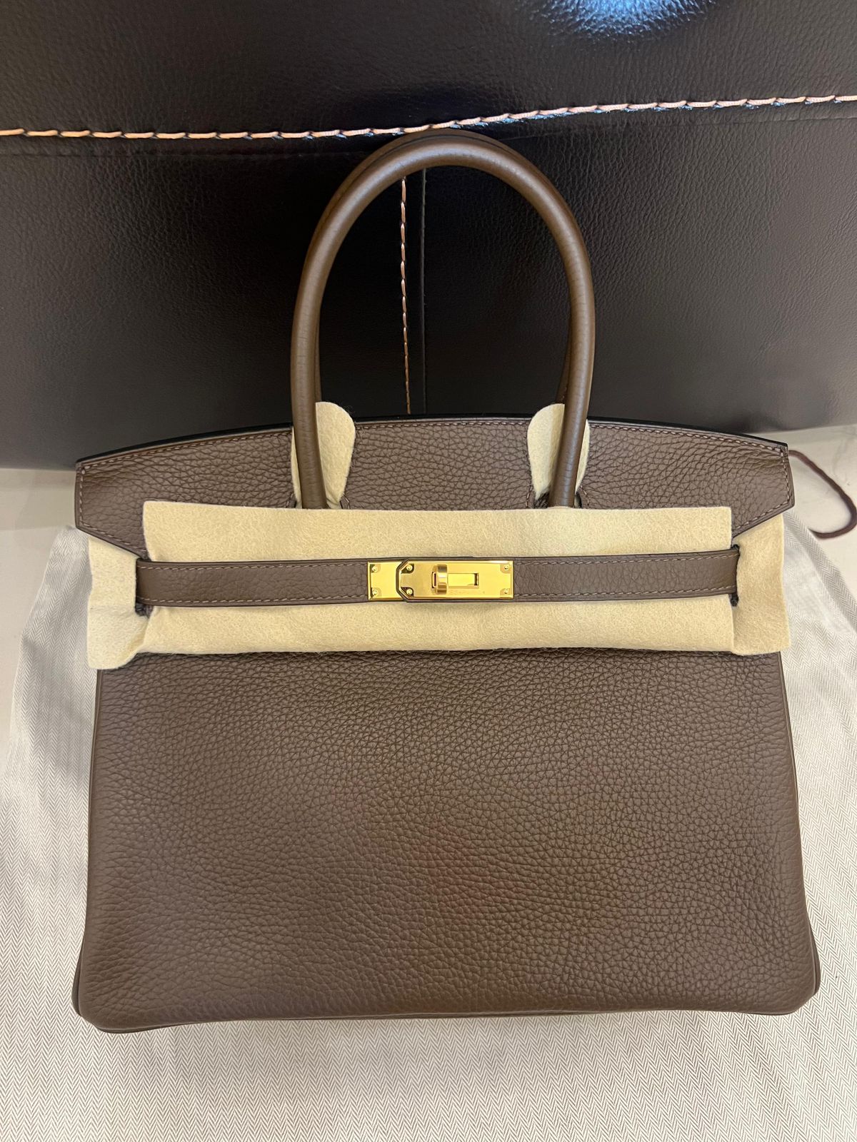 Hermes Birkin 30 Chocolat / Togo / Ghw R Hermes Birkin 30 Chocolat / Togo / Ghw R