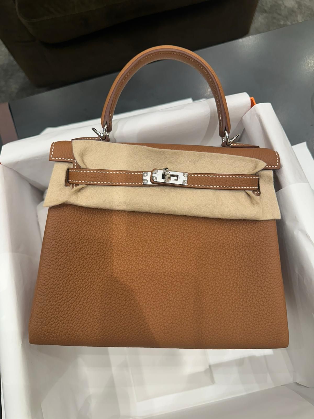 Hermes Kelly 25 gold / Togo / PHW W Hermes Kelly 25 gold / Togo / PHW W