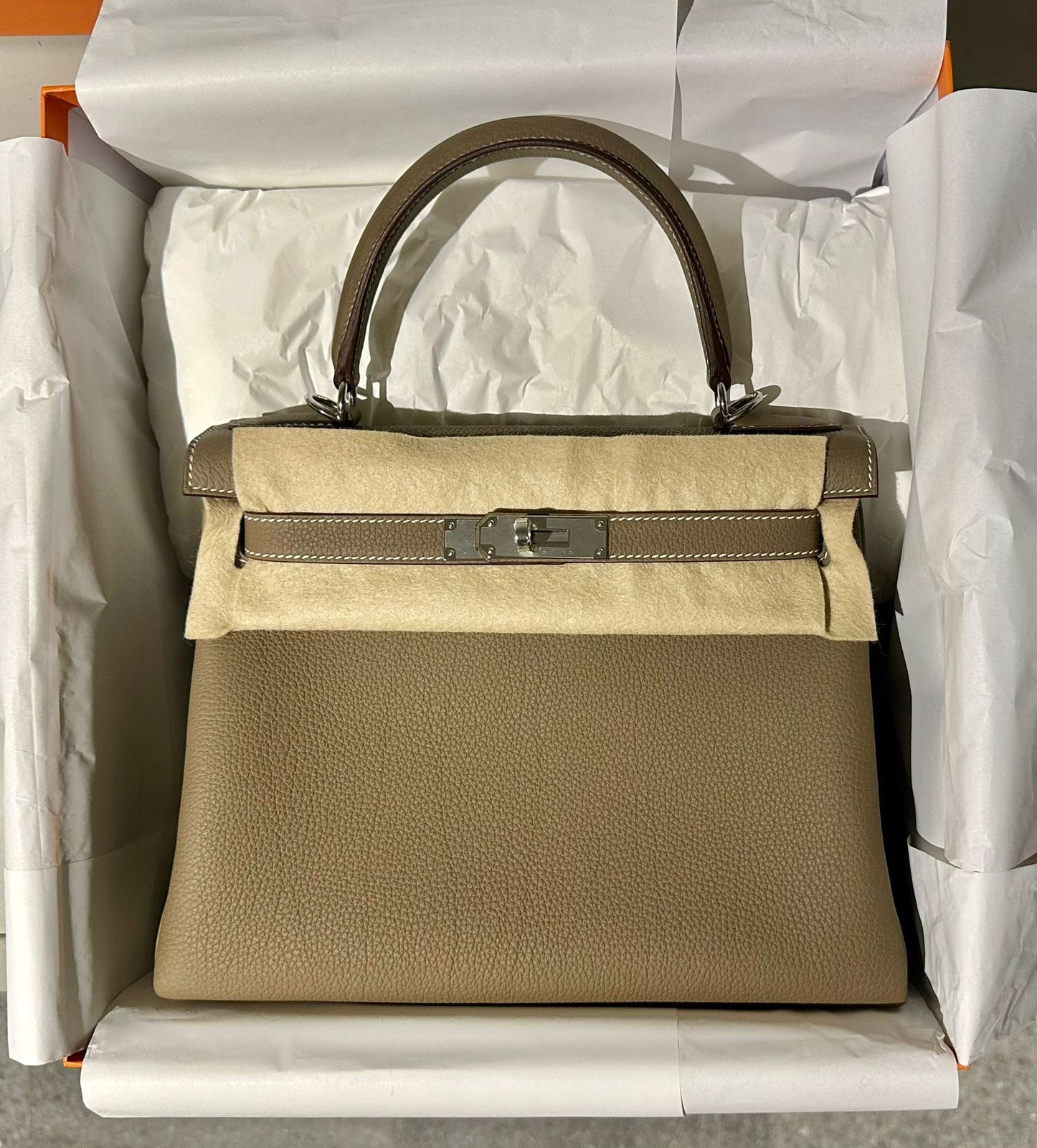Hermes Кelly 28 etoupe / togo / phw W